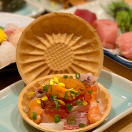 【梅田】天満で人気沸騰中の寿司酒場が梅田にオープン！日本酒なんと30種類！映えるメニューも多くあり！