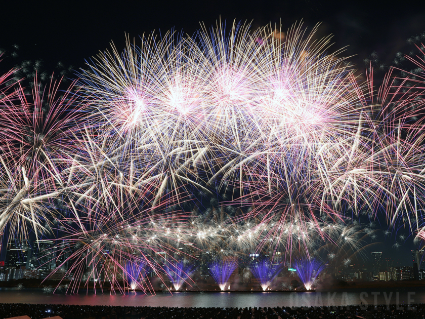 【動画】なにわ淀川花火大会、秋の夜空を彩る　圧巻のフィナーレに大きな拍手