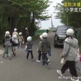津波で堤防決壊を想定　宮城・石巻市の小学校が高台への避難訓練
