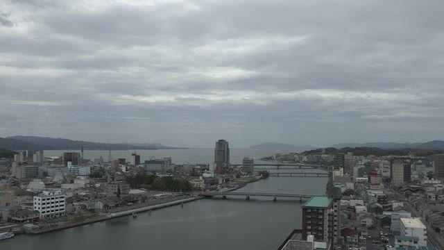 松江で26℃超の“暑さ”…前線の影響で夕方から天気崩れるも21日は回復　黄砂飛来に注意（島根）