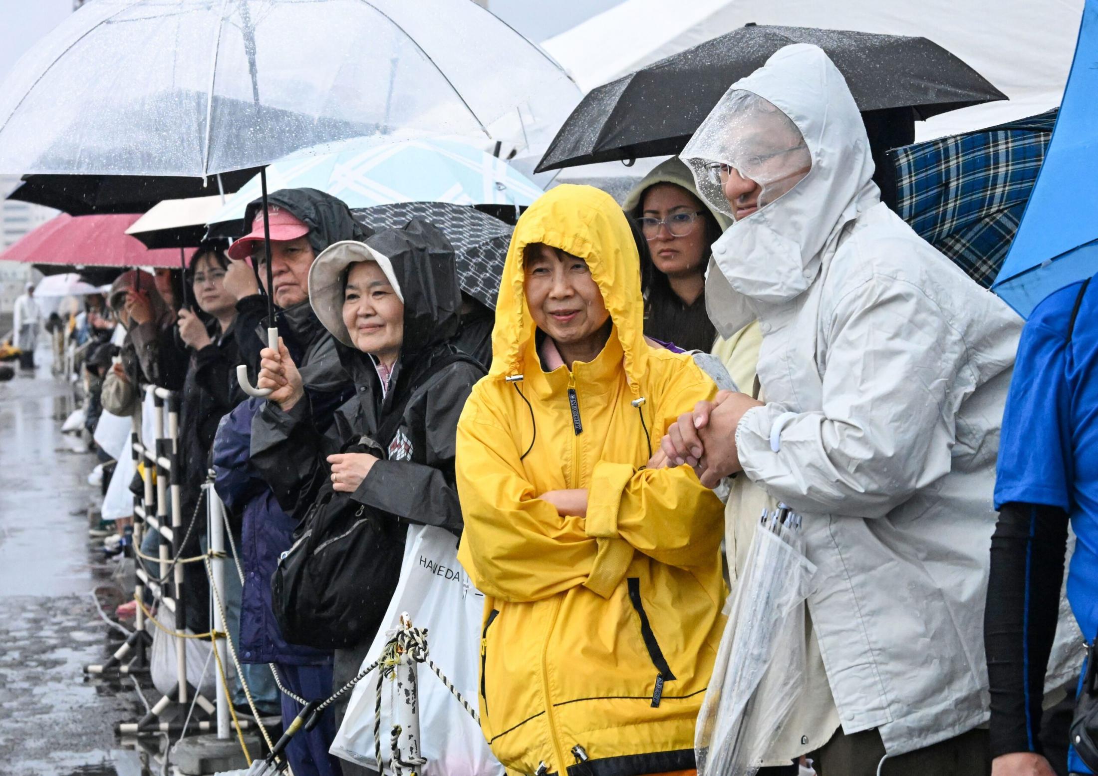梅雨、寒っ　沖縄２月並み　国頭・奥で13度