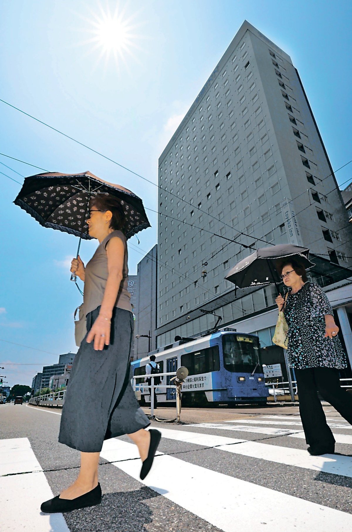 日差しギラリ　富山県内、４日連続猛暑日