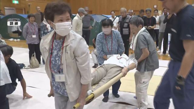 長野県内各地で防災訓練　中野市では地滑りの危険高まった想定で訓練　毛布を活用したけが人搬送方法など学び意識高める【長野】