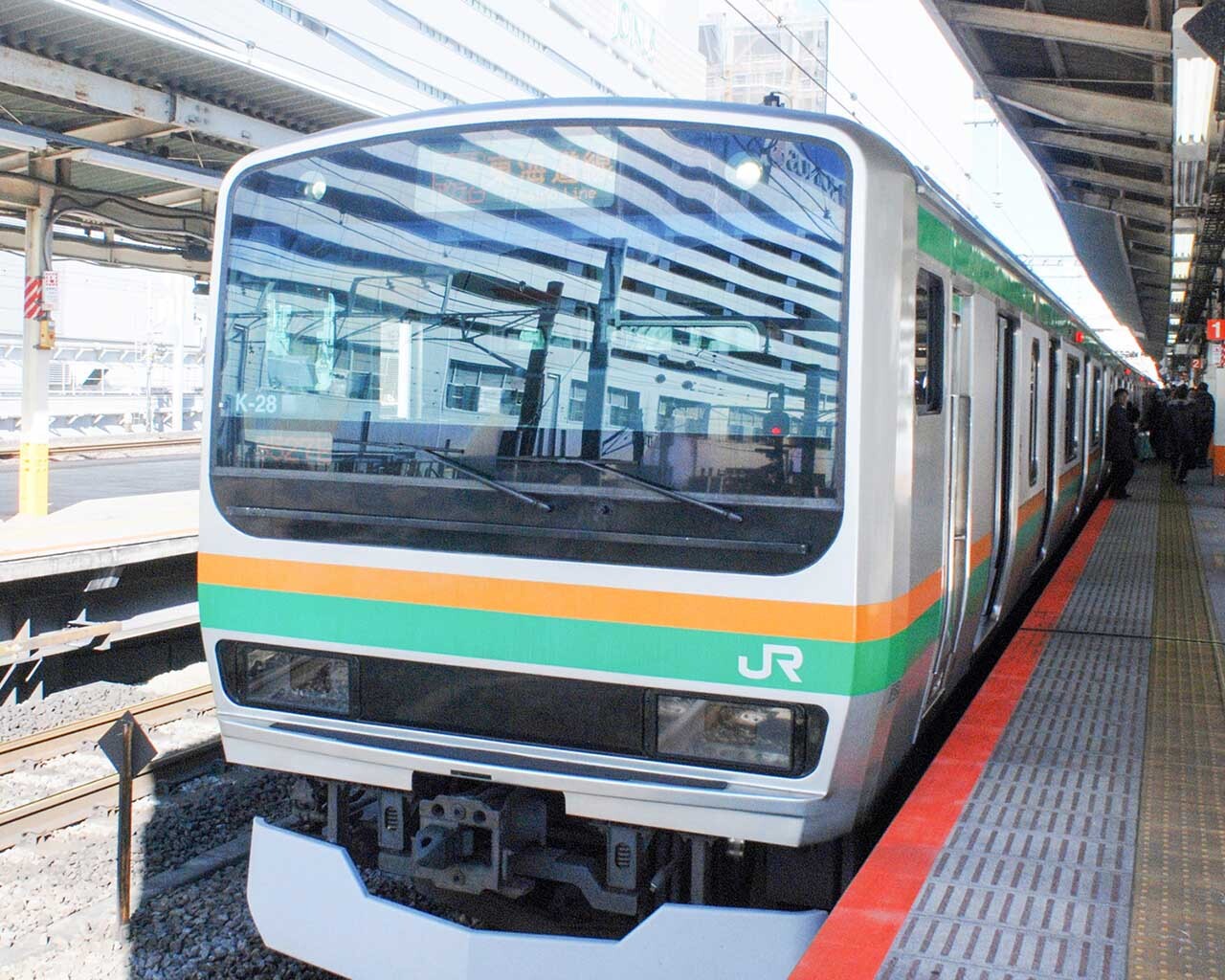 大雨でＪＲ各線に運休や遅れ　相鉄線の直通列車で１３時まで運転見合わせも