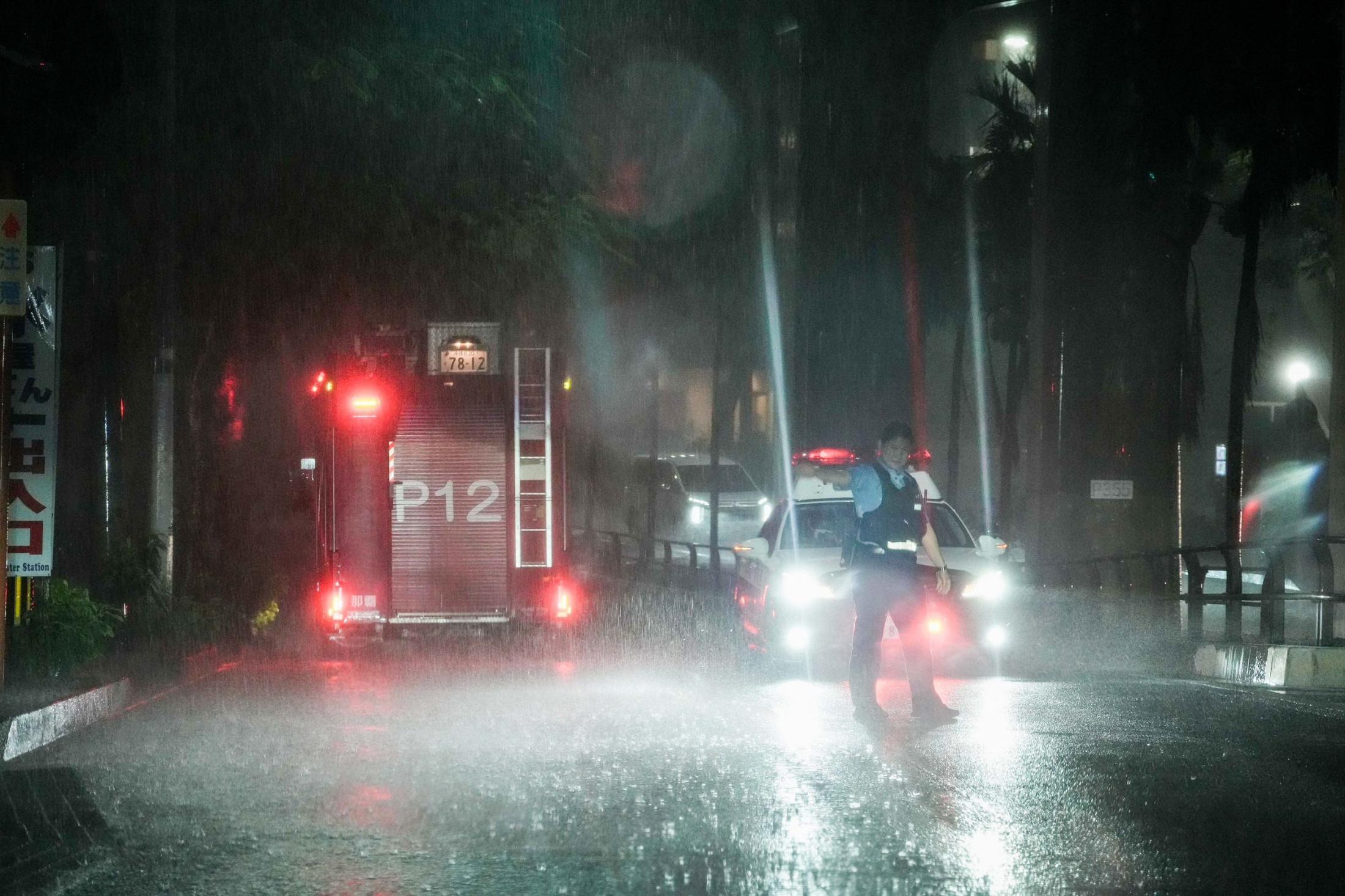 那覇と浦添に大雨警報　1時間に72ミリの非常に激しい雨　沖縄