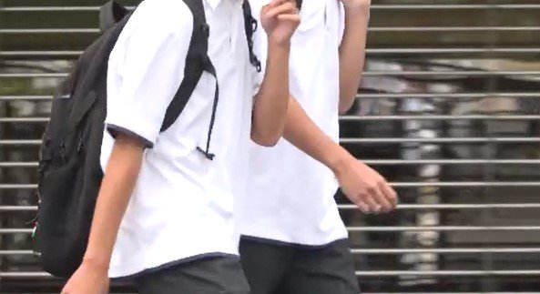 温暖化で体感とのずれも…?「動くと暑いので、夏服でいい…」「衣替え意識しない、朝の体感で決めます…」半袖の高校生やサラリーマンも…長野県内も季節外れの陽気の中、10月1日「衣替え」