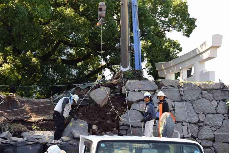 熊本城崩落石垣　回収に着手　加藤神社周辺　11月末工事終了へ　＜2026年熊本地震＞