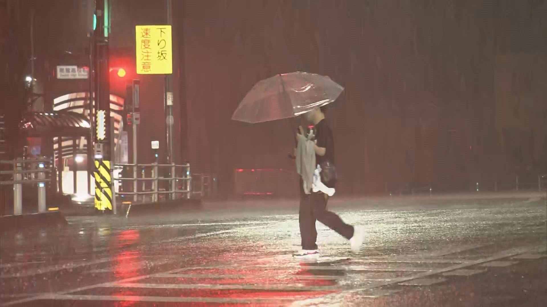 東海地方27日にかけ警報級の大雨おそれ 南から暖かく湿った空気 大気の状態が不安定に… 24日は昼前にかけ三重県南部で非常に激しい雨予想