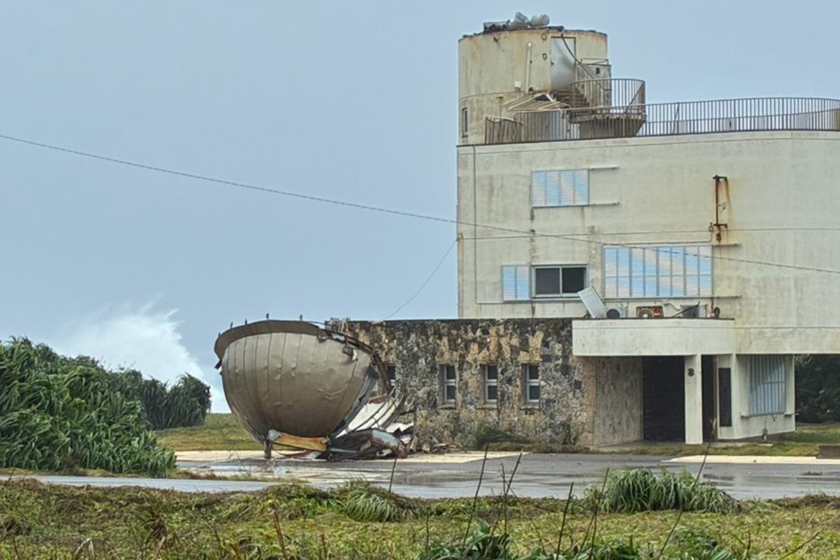 【台風30号】断水で自衛隊に派遣要請　星空観測タワーの屋根も落下　先島で記録的大雨　　