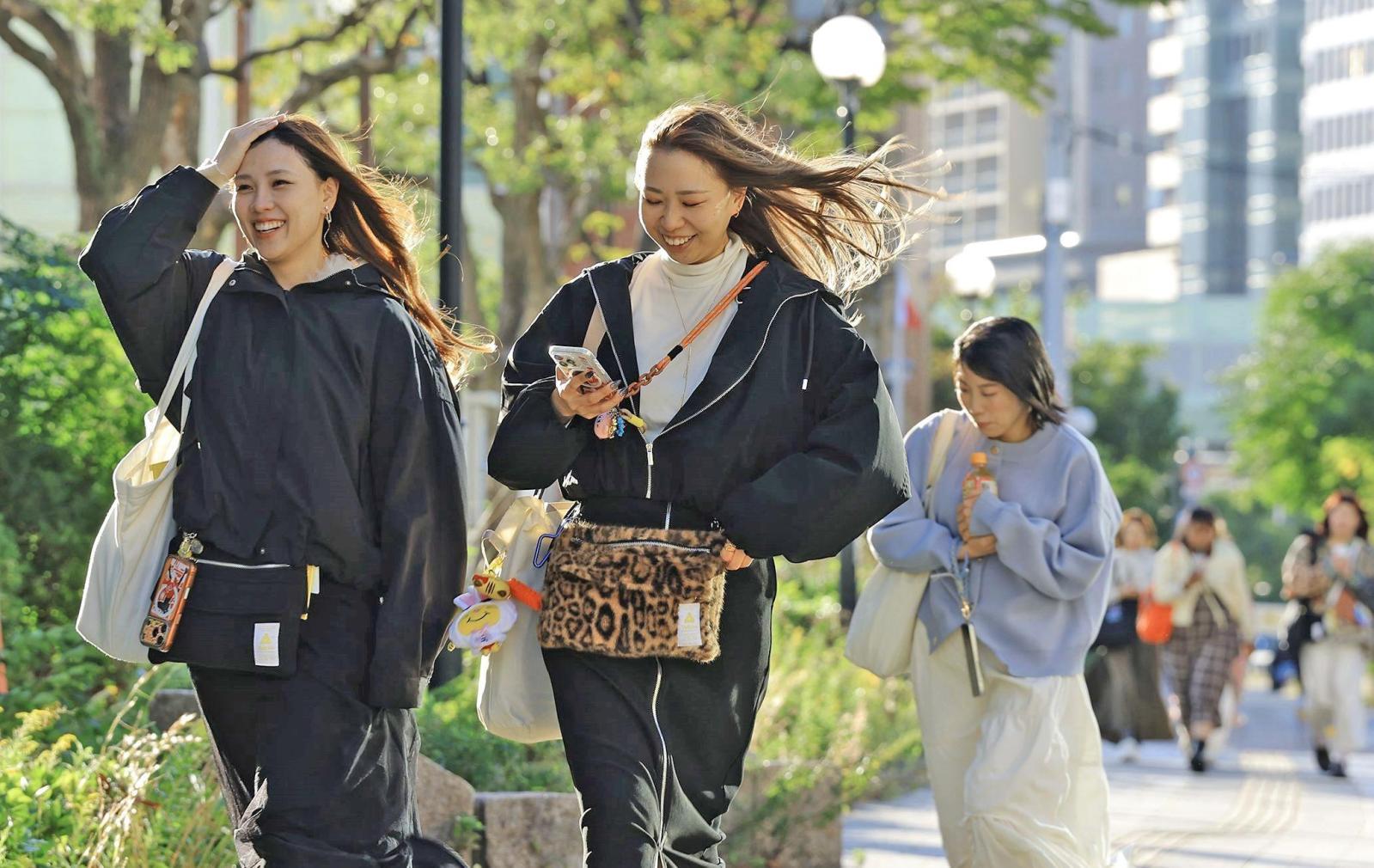 急に寒くなった!　近畿で木枯らし1号　真夏日から一転、兵庫県内では1週間で10度近く乱高下