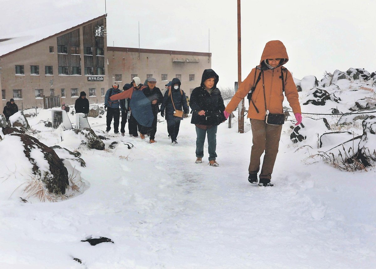 一夜で銀世界　立山・室堂（富山）積雪１０センチ